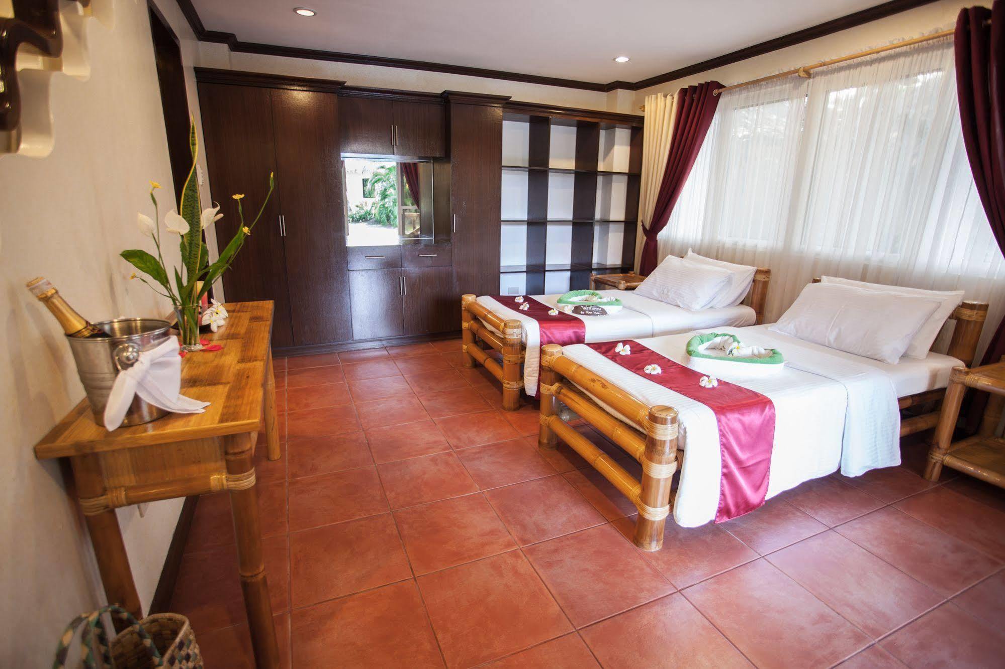 Pura Vida Beach & Dive Resort Dauin Exterior foto